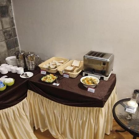 Urvashi Residency Hotell Chennai Exteriör bild