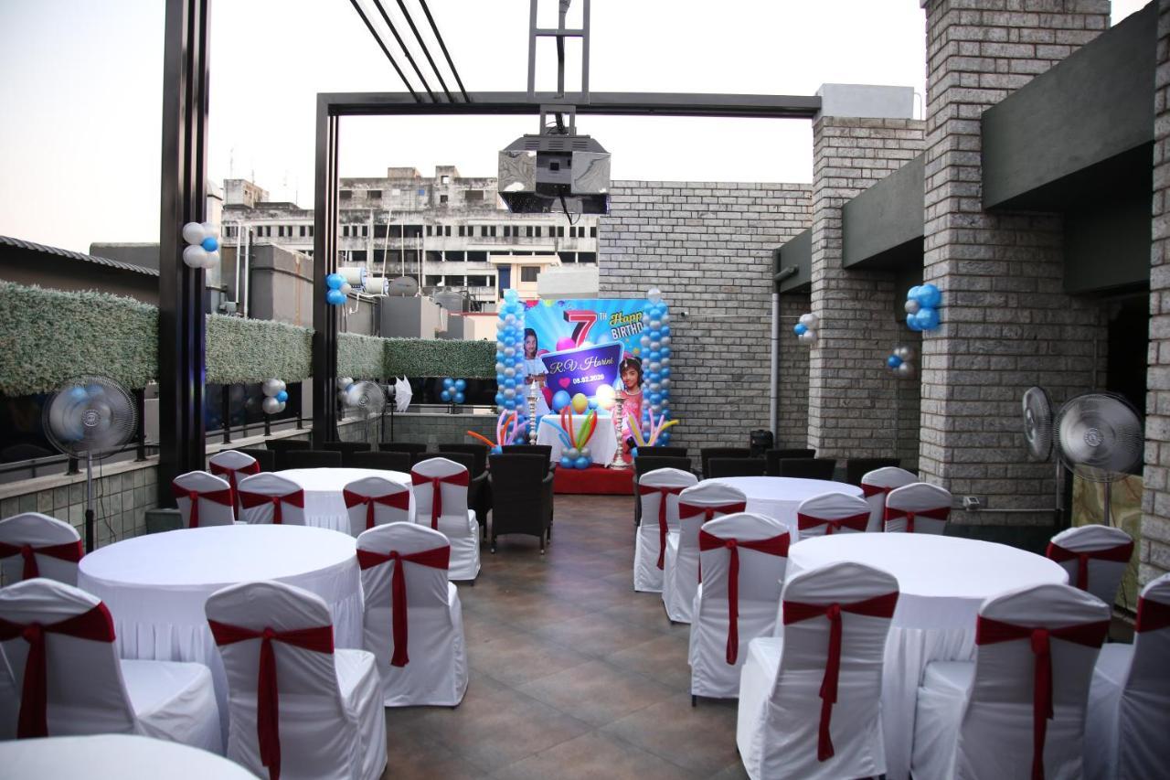 Urvashi Residency Hotell Chennai Exteriör bild