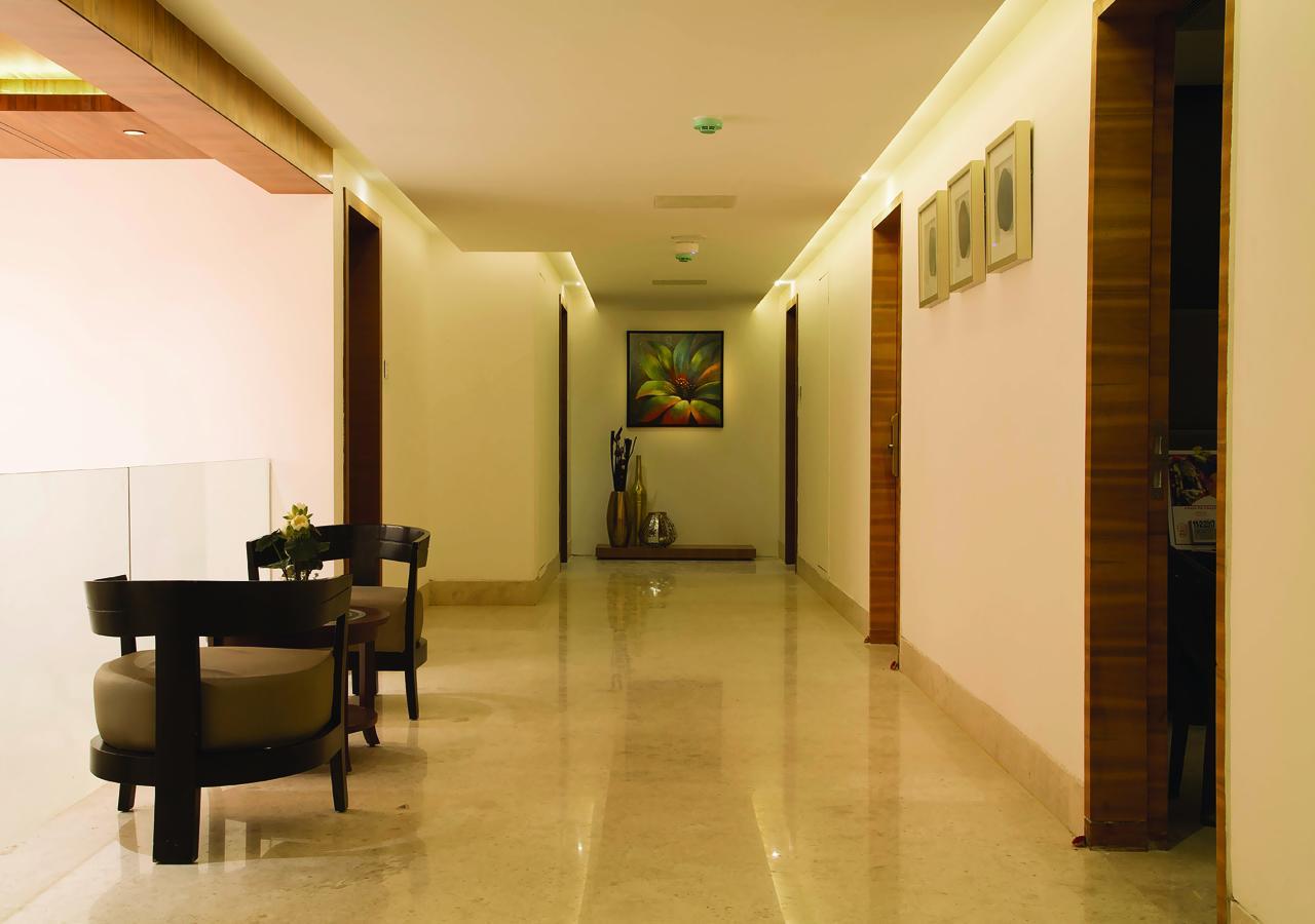 Urvashi Residency Hotell Chennai Exteriör bild
