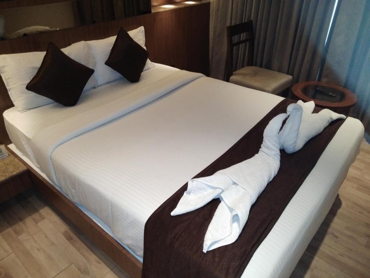 Urvashi Residency Hotell Chennai Exteriör bild