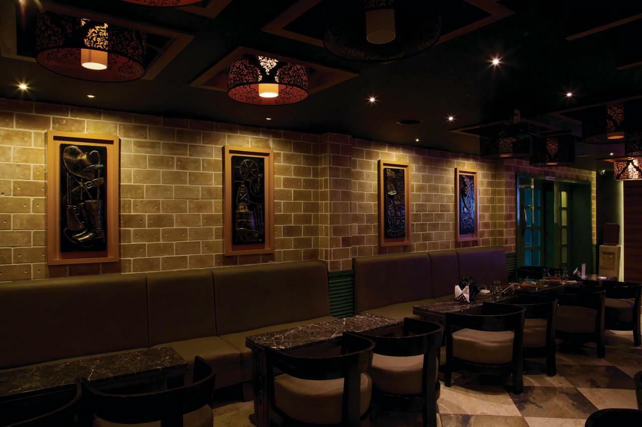 Urvashi Residency Hotell Chennai Exteriör bild